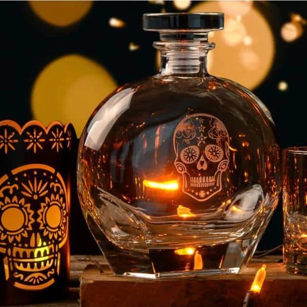 Sugar Skull 23 oz. Whiskey Decanter by Rolf Glass 3 Sugar Skull 23 oz. Whiskey Decanter by Rolf Glass - Image 3